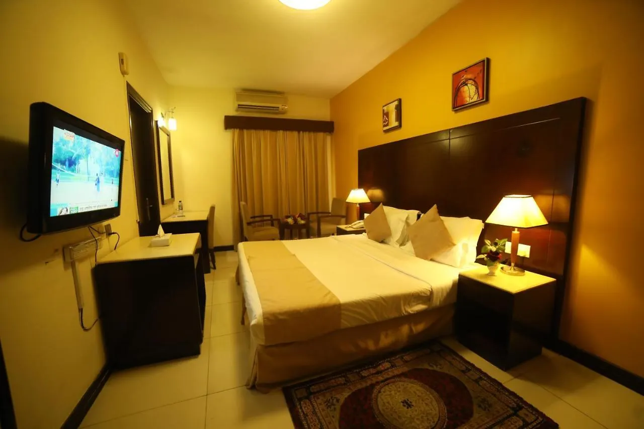 Hyde Park Hotel Dubai 2*,