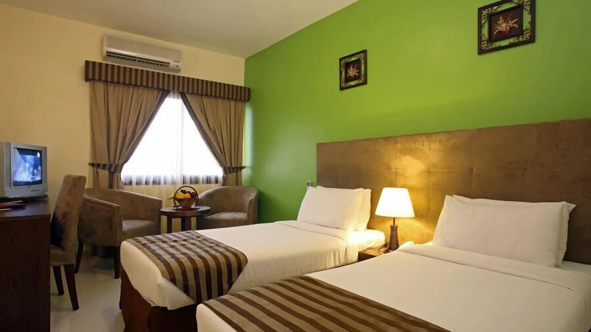 **  Hyde Park Hotel Dubai United Arab Emirates